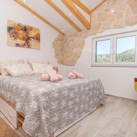 Ferienhaus 3 Bedroom Cozy In Skradin