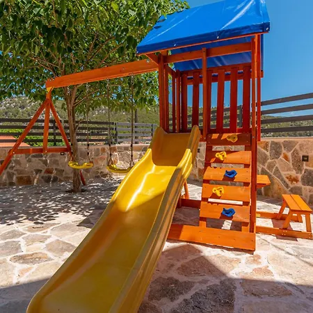 3 Bedroom Cozy In Vikendica *