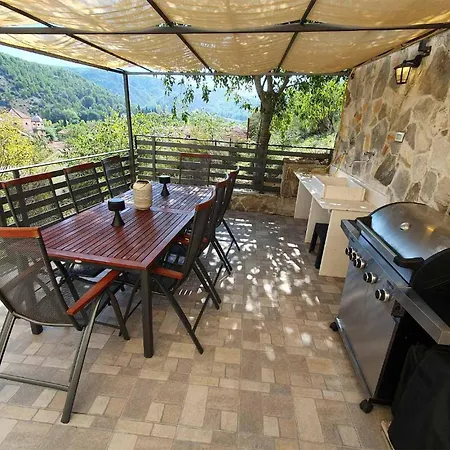 3 Bedroom Cozy In Ferienhaus Skradin