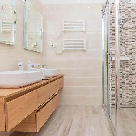 Ferienhaus 3 Bedroom Cozy In Skradin