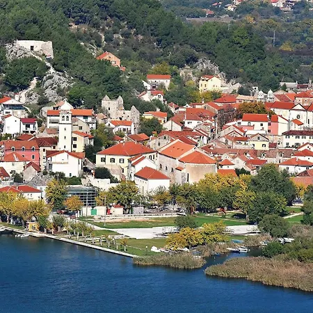 Holiday home 3 Bedroom Cozy In Skradin