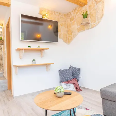 Ferienhaus 3 Bedroom Cozy In Skradin