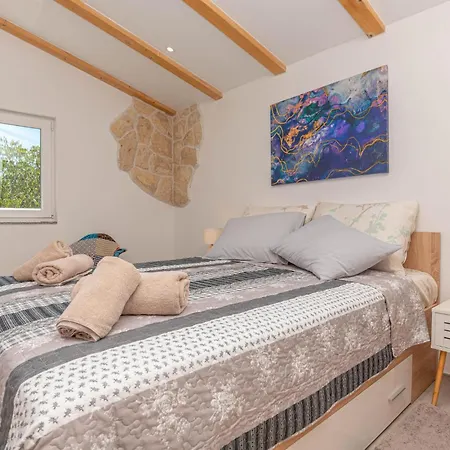 3 Bedroom Cozy In *
