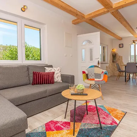 3 Bedroom Cozy In Skradin