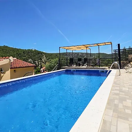 Holiday home 3 Bedroom Cozy In Skradin