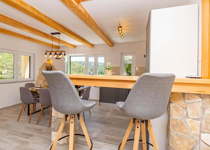 3 Bedroom Cozy In Skradin