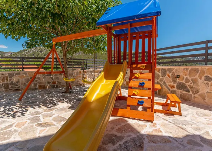 3 Bedroom Cozy In Feriehus *