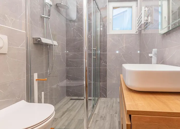 3 Bedroom Cozy In Feriehus Skradin