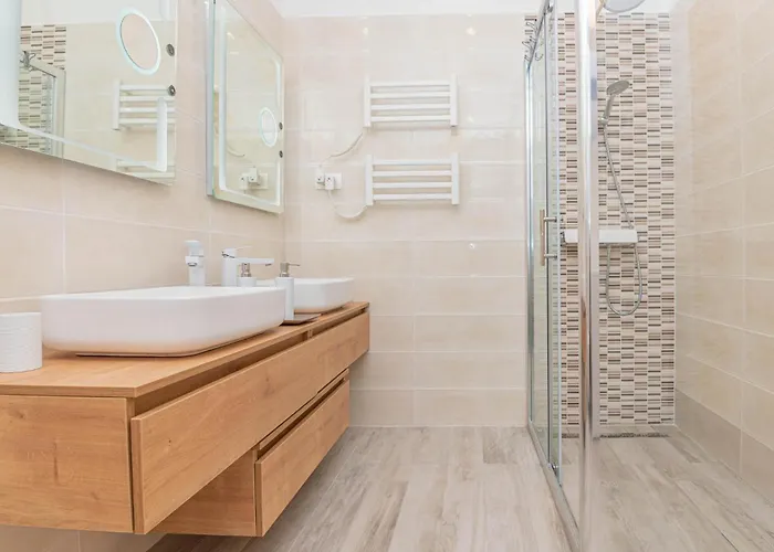 Feriehus 3 Bedroom Cozy In Skradin