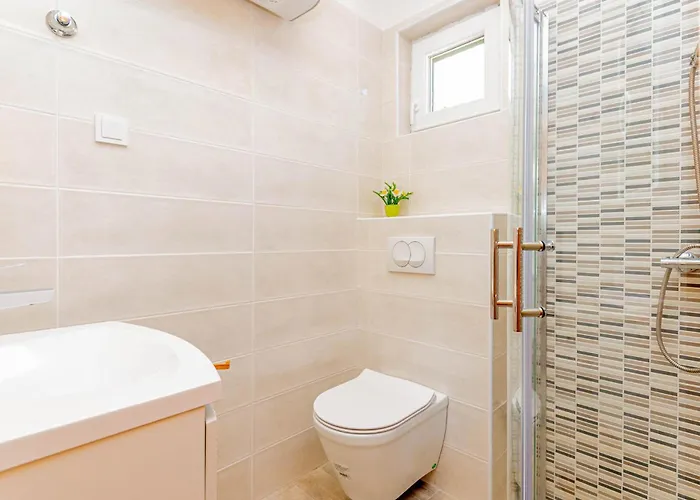 3 Bedroom Cozy In * Skradin