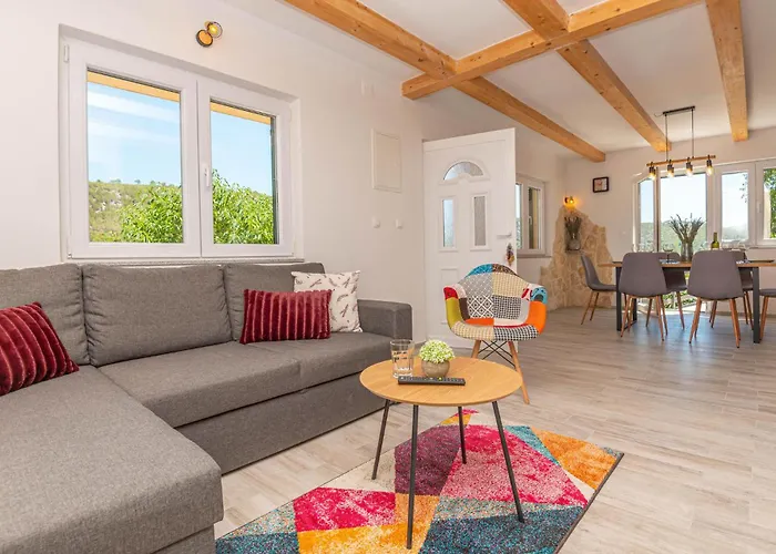 3 Bedroom Cozy In Skradin